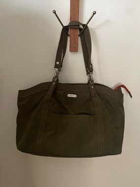 Baggallini Expandable Tote in Olive Green Nylon